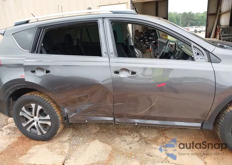 2015 Toyota Rav4 Le z USA, uszkodzony, nr VIN 2T3BFREV1FW401691